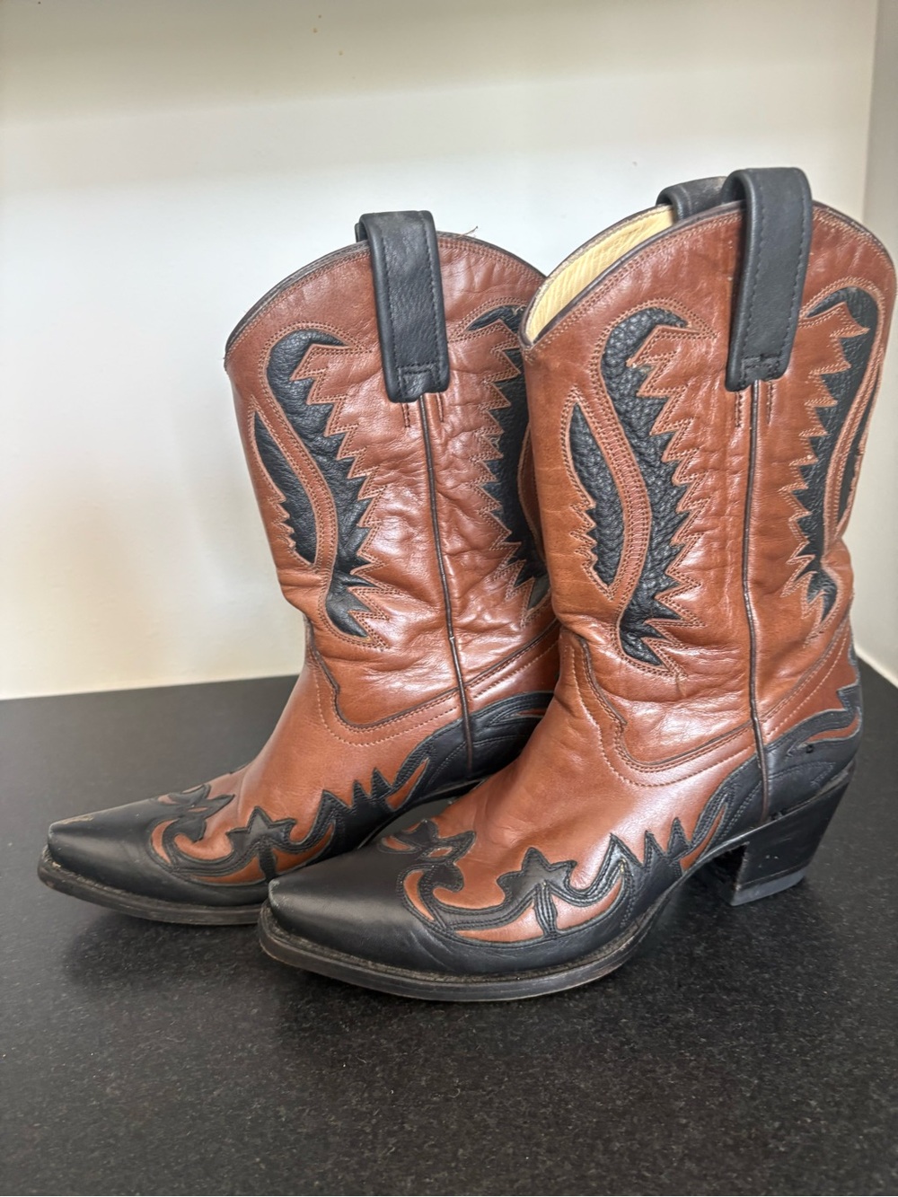 Classic Brown and Black Western Leather Boots Size 7